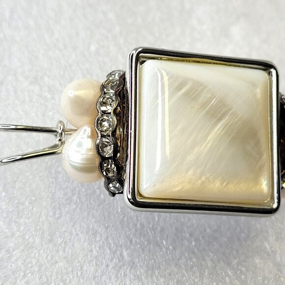 Square Brooch with Faux White Pearls Pin - Picture 3 of 12